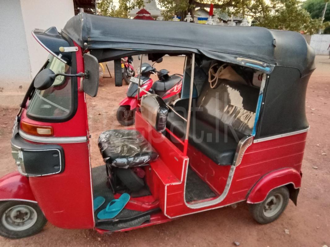 Bajaj 4 stroke 2016 - பயன்படுத்தப்பட்டது முச்சக்கர வண்டி sale in Sri Lanka - patpat.lk