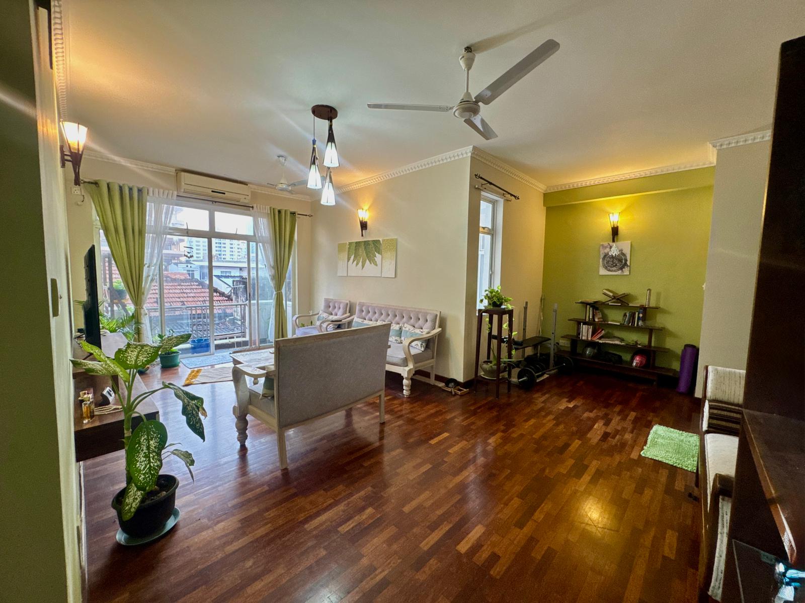 Furnished Apartment for Sale in Bambalapitiya (Colombo 04)