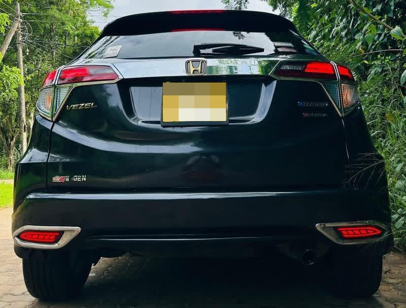 Honda Vezel 2014 - Used SUV sale in Sri Lanka - patpat.lk