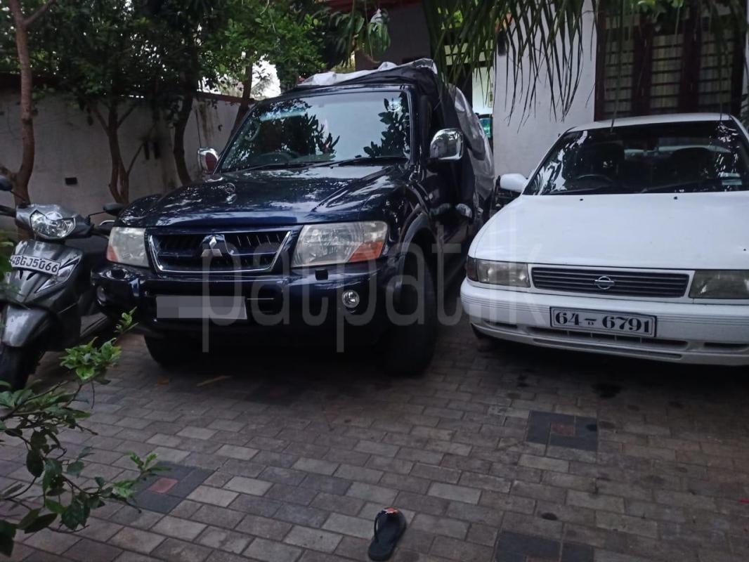 Mitsubishi Montero 2002 - பயன்படுத்தப்பட்டது SUV sale in Sri Lanka - patpat.lk