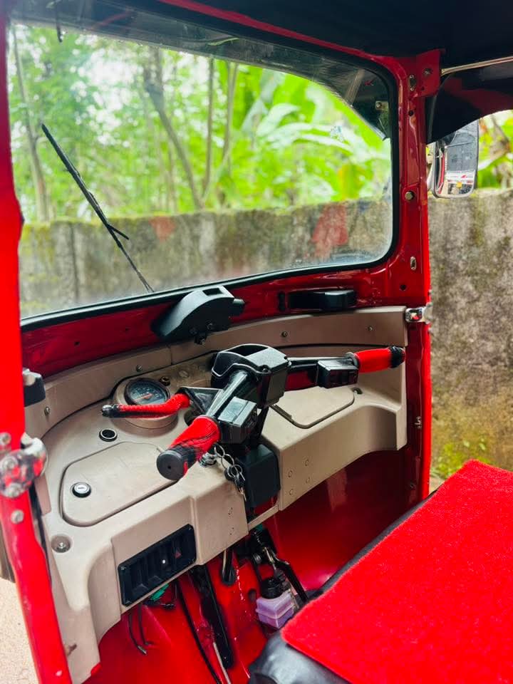 Bajaj Three Wheel 2016 - பயன்படுத்தப்பட்டது முச்சக்கர வண்டி sale in Sri Lanka - patpat.lk