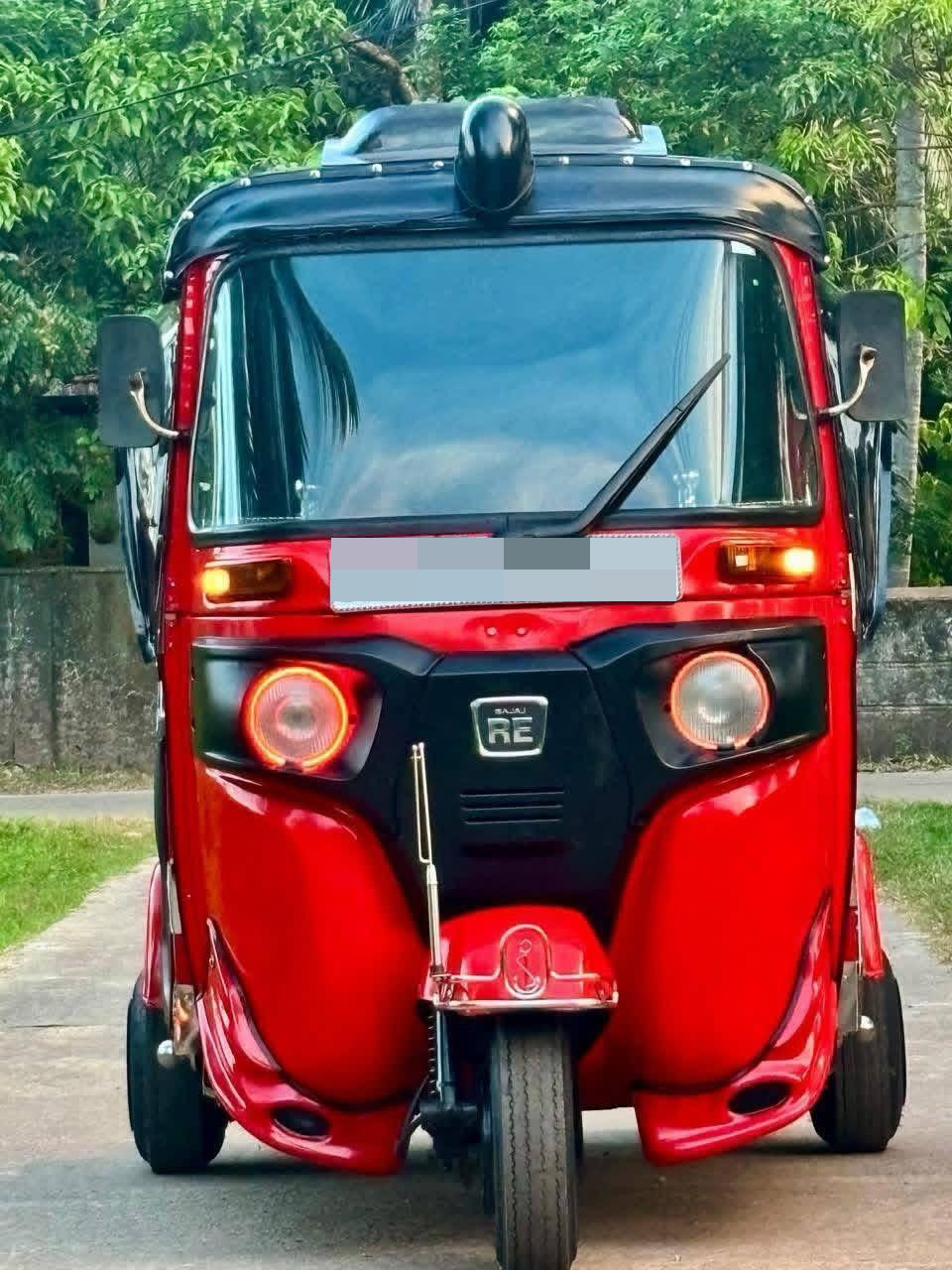 Bajaj Three Wheel 2015 ads-image-1