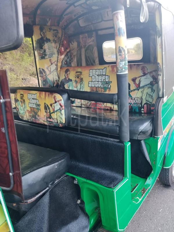 Bajaj 4 stroke 2011 - Used Three wheeler sale in Sri Lanka - patpat.lk