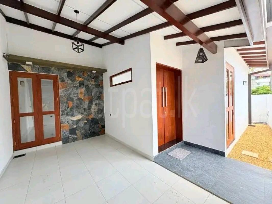 House for Sale in Athurugiriya