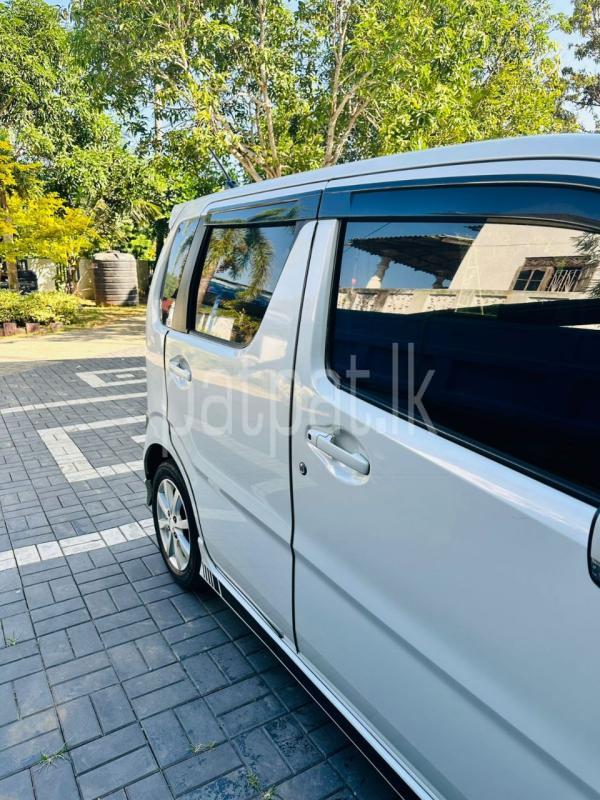 Advertisement image 3