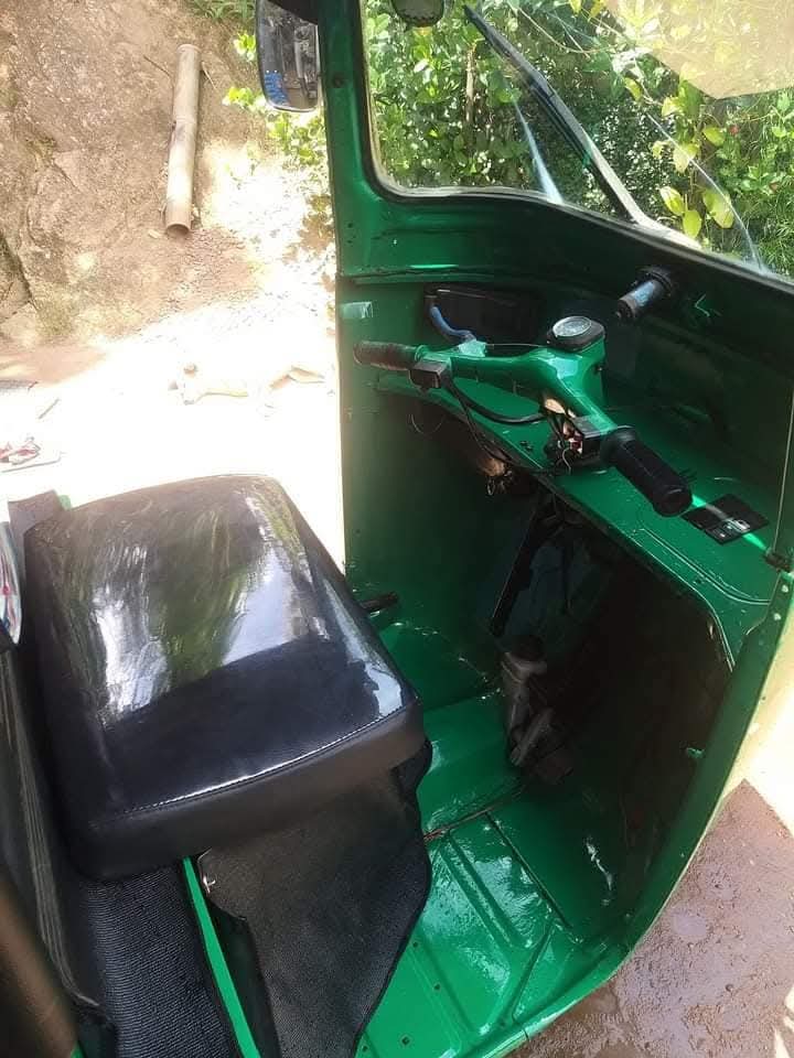 Bajaj 2 stroke 2006 - பயன்படுத்தப்பட்டது முச்சக்கர வண்டி sale in Sri Lanka - patpat.lk