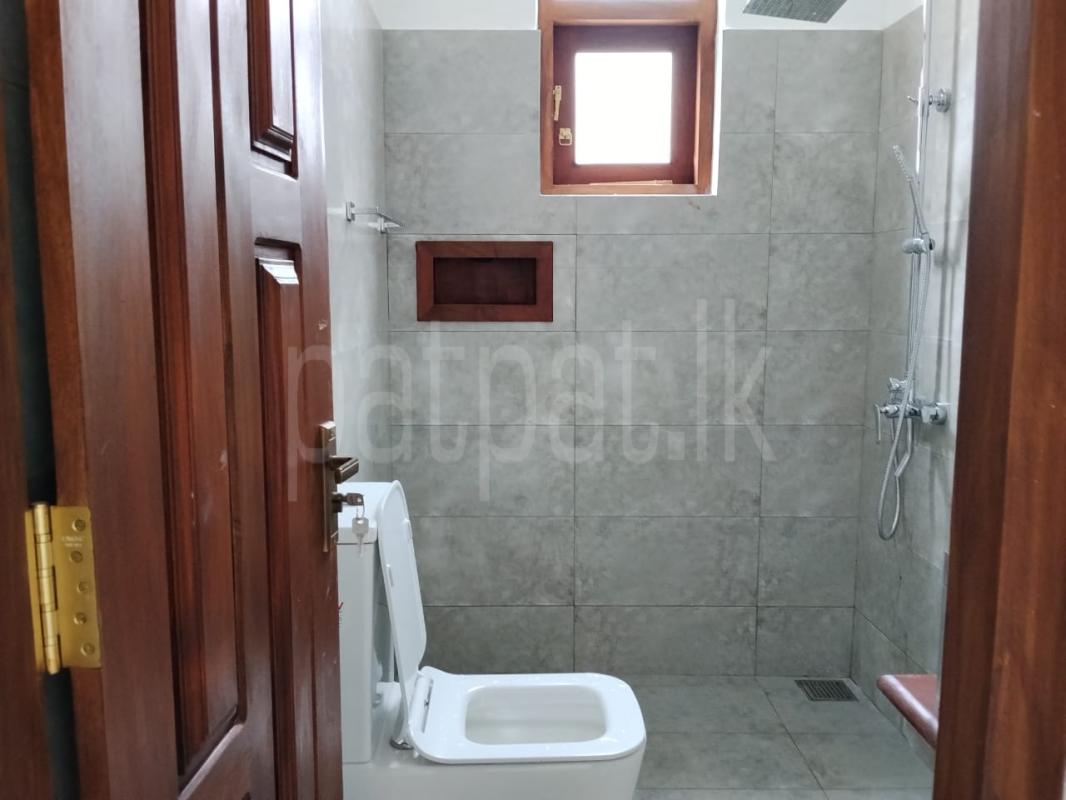 House for Sale in Athurugiriya