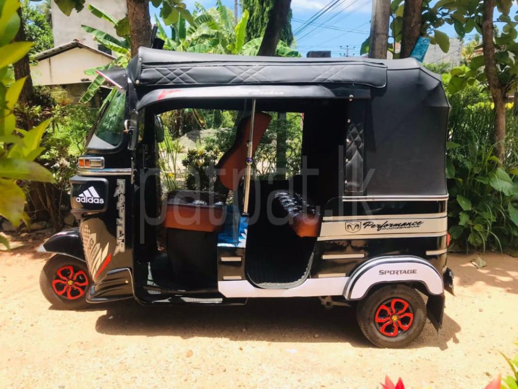 Bajaj Three Wheel 2015 - மறுசீரமைக்கப்பட்டது முச்சக்கர வண்டி sale in Sri Lanka - patpat.lk