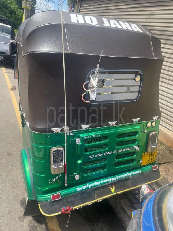 Bajaj 2 stroke 2003 - பயன்படுத்தப்பட்டது முச்சக்கர வண்டி sale in Sri Lanka - patpat.lk
