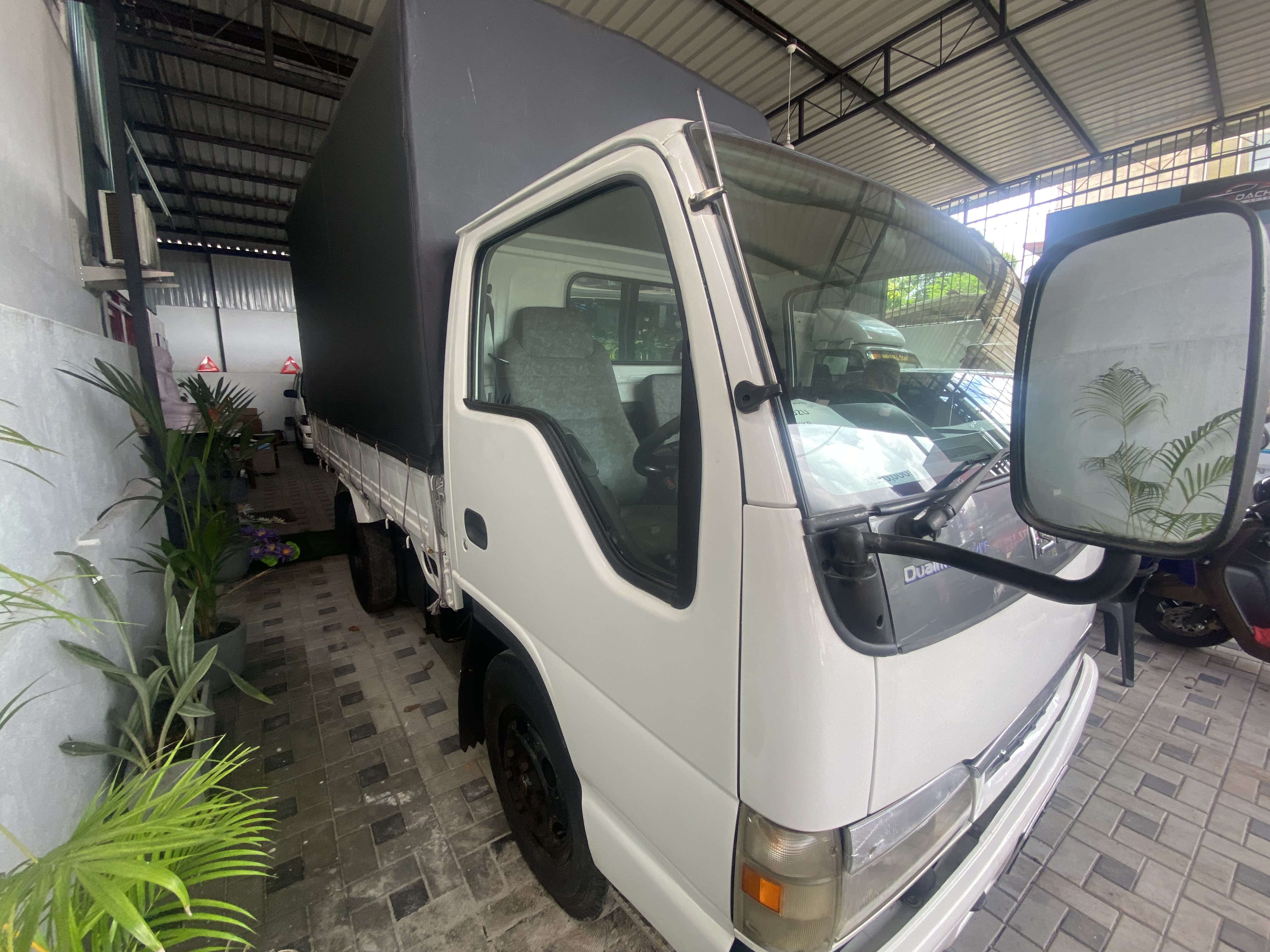 Isuzu NKR 1990 - பயன்படுத்தப்பட்டது டிரக் sale in Sri Lanka - patpat.lk
