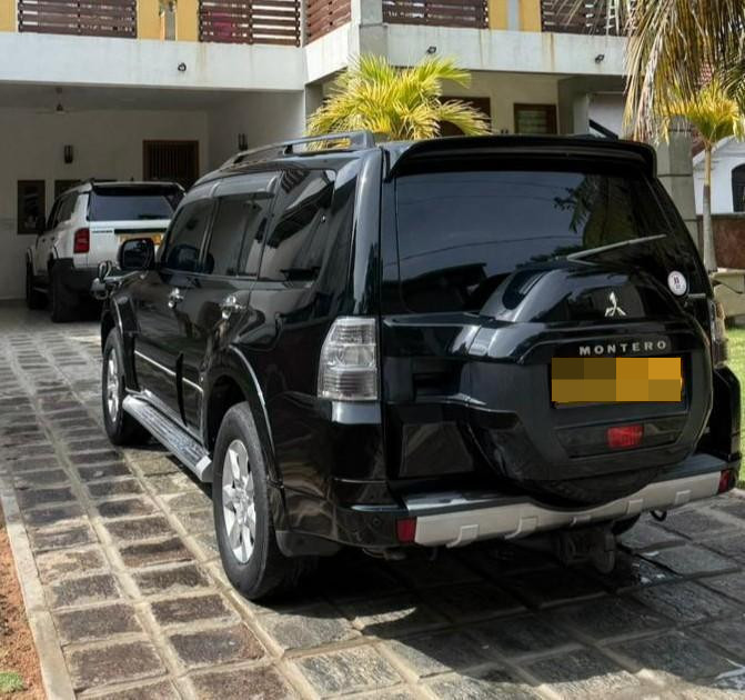 Mitsubishi Montero 2015 - பயன்படுத்தப்பட்டது SUV sale in Sri Lanka - patpat.lk