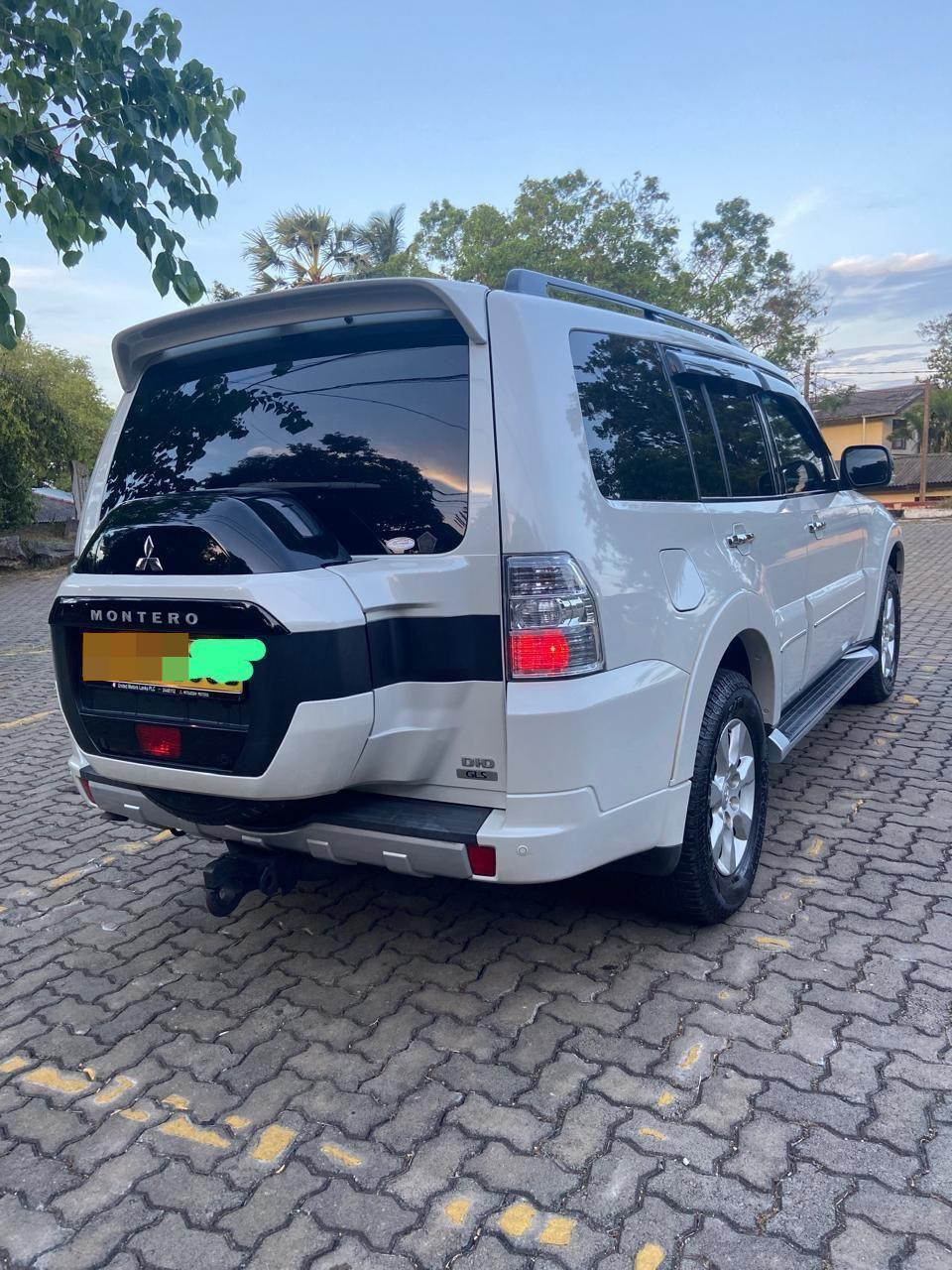 Mitsubishi Montero 2015 - Used SUV sale in Sri Lanka - patpat.lk