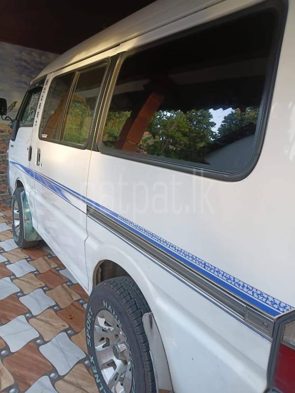 Mazda 2 2006 - பயன்படுத்தப்பட்டது வேன் sale in Sri Lanka - patpat.lk