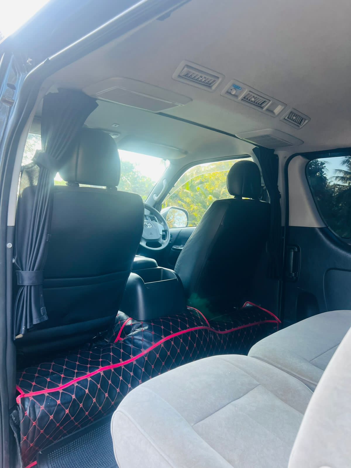 Toyota Hiace 2014 - Used Van sale in Sri Lanka - patpat.lk