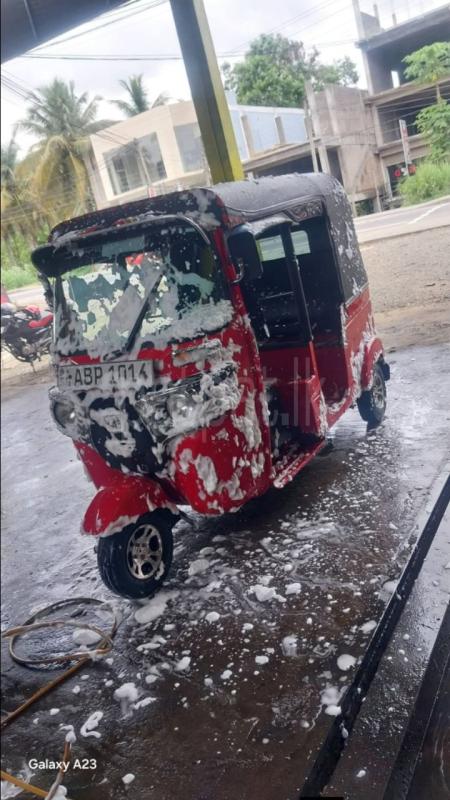 Bajaj Three Wheel 2017 - Reconditioned Three wheeler sale in Sri Lanka - patpat.lk
