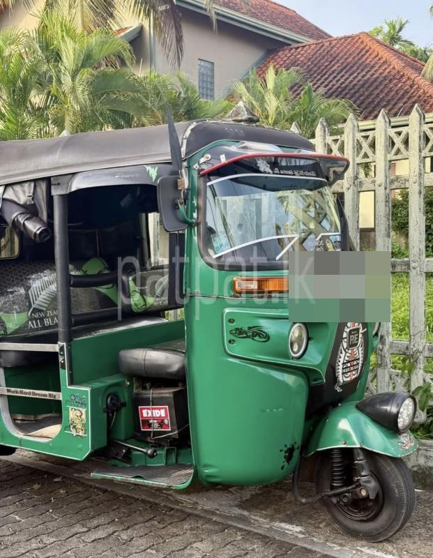 Bajaj 4 stroke 2015 - භාවිතා කරන ලද ත්‍රිරෝද රථය sale in Sri Lanka - patpat.lk