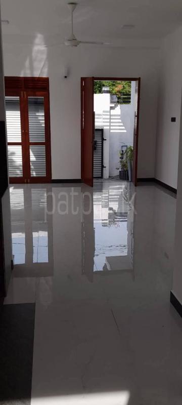 House for Sale in Kahathuduwa ads-image-1