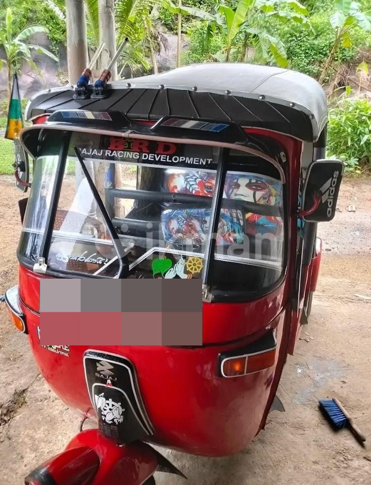 Bajaj Three Wheel 2004 - பயன்படுத்தப்பட்டது முச்சக்கர வண்டி sale in Sri Lanka - patpat.lk