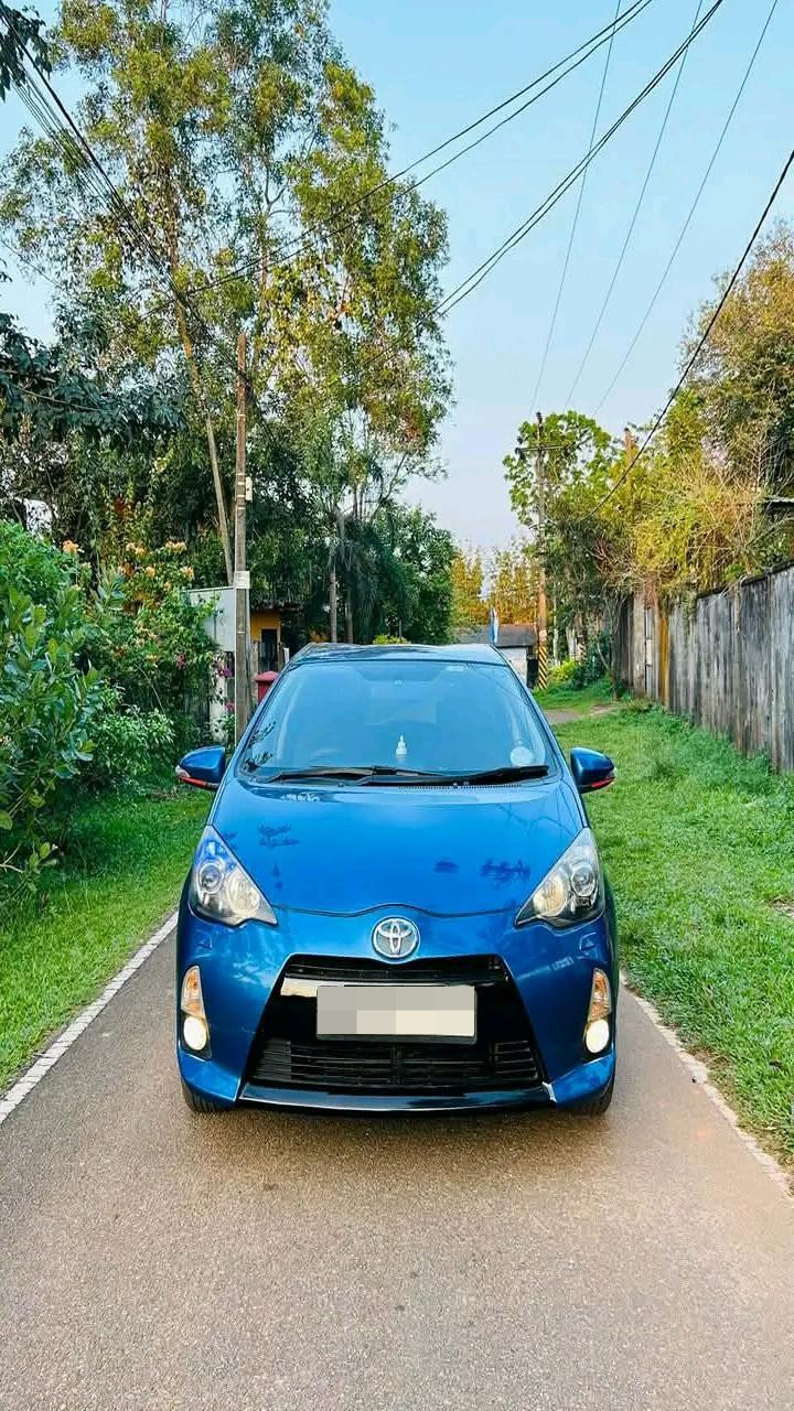 Toyota Aqua 2012