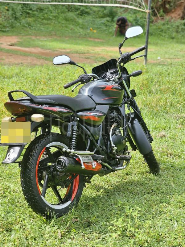 Bajaj Discover 2018 - பயன்படுத்தப்பட்டது பைக் sale in Sri Lanka - patpat.lk