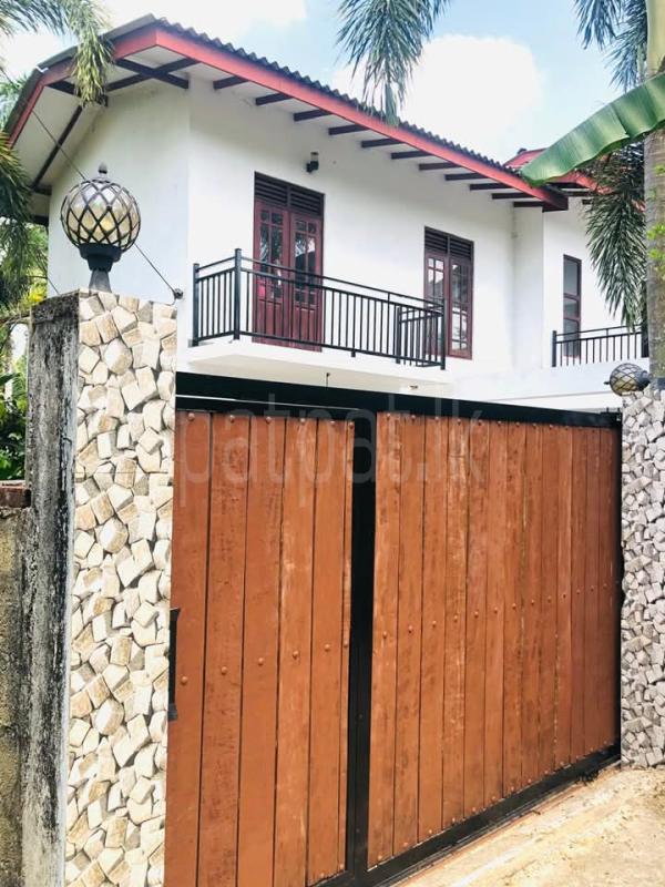 House for Sale in Polgasowita ads-image-1