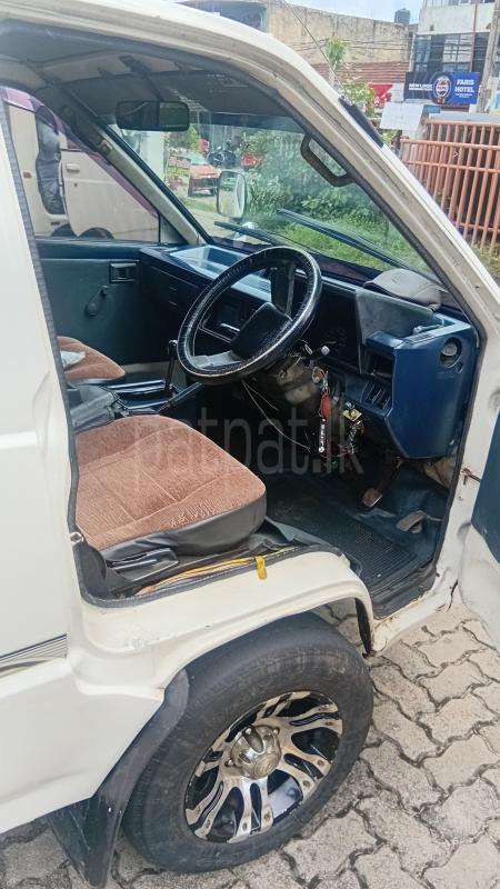 Toyota LiteAce 1986 - பயன்படுத்தப்பட்டது வேன் sale in Sri Lanka - patpat.lk