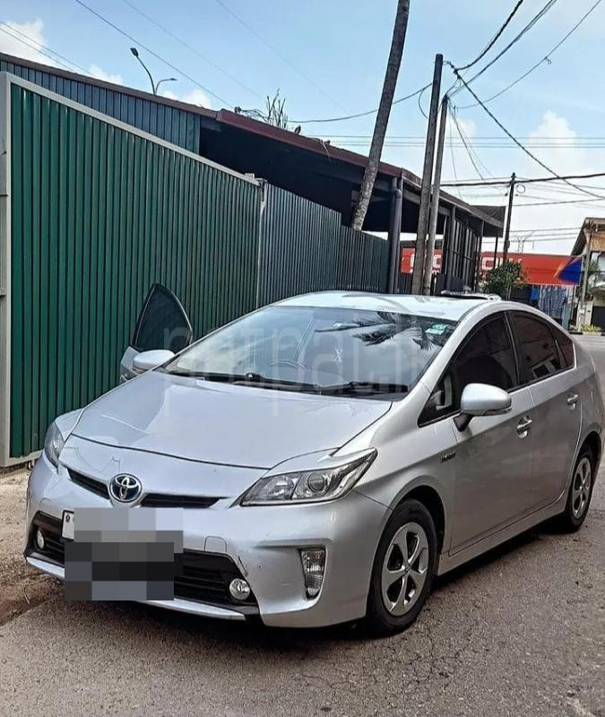 Toyota Prius 2013 - பயன்படுத்தப்பட்டது கார் sale in Sri Lanka - patpat.lk