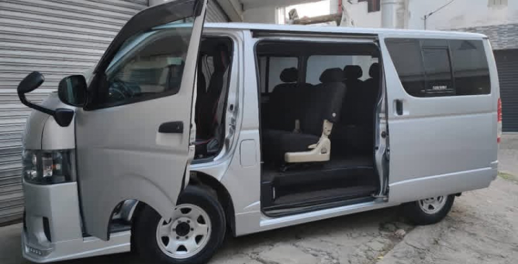 Toyota Hiace 2007 - பயன்படுத்தப்பட்டது வேன் sale in Sri Lanka - patpat.lk