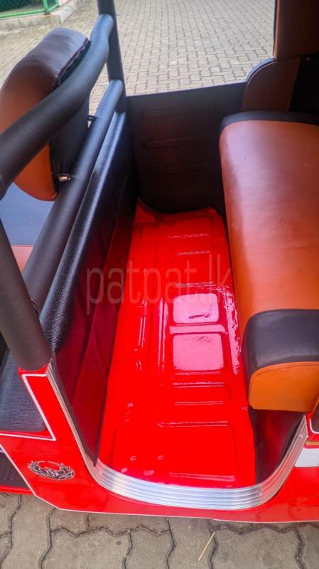 Bajaj Three Wheel 2016 - பயன்படுத்தப்பட்டது முச்சக்கர வண்டி sale in Sri Lanka - patpat.lk