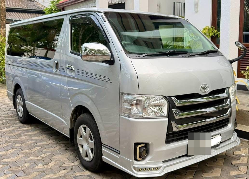 Toyota Hiace 2016 - மறுசீரமைக்கப்பட்டது வேன் sale in Sri Lanka - patpat.lk