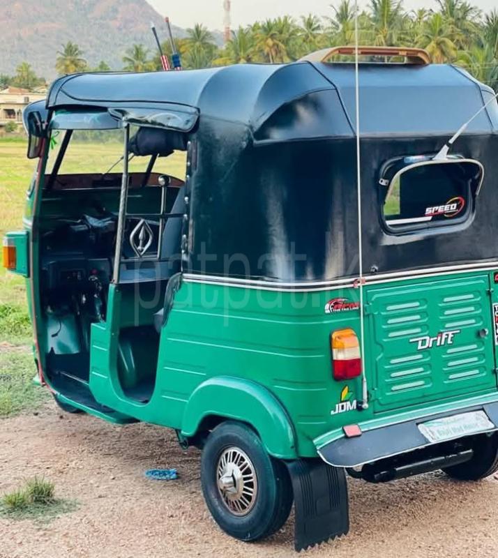 Bajaj Three Wheel 2010 - Used Three wheeler sale in Sri Lanka - patpat.lk