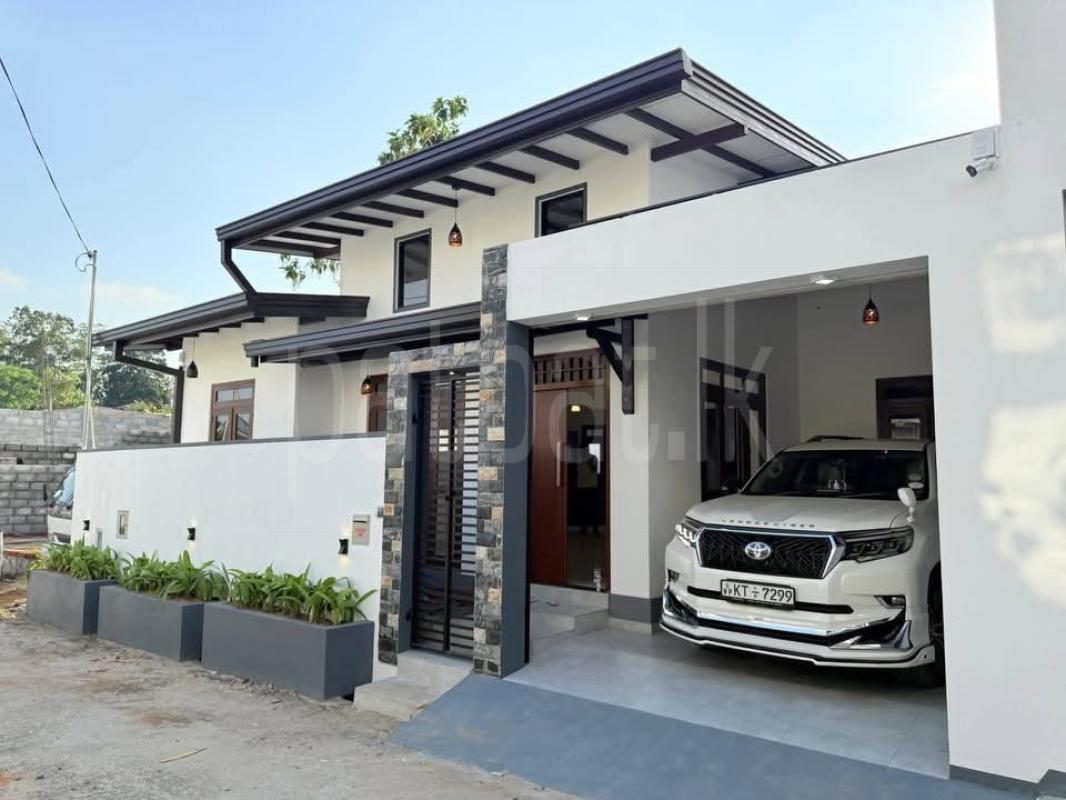 House for Sale in Athurugiriya ads-image-1