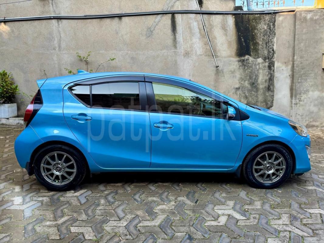 Toyota Aqua 2015 - பயன்படுத்தப்பட்டது கார் sale in Sri Lanka - patpat.lk