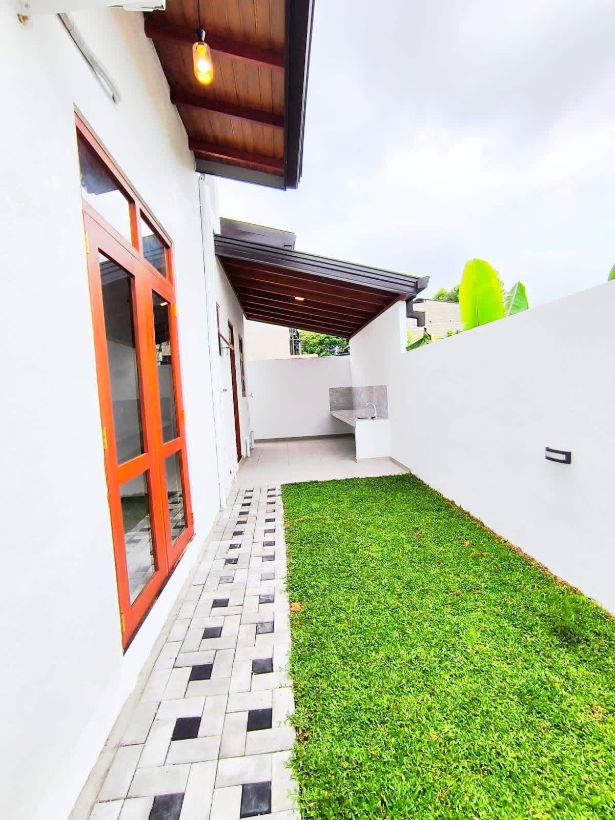 House for Sale in Athurugiriya