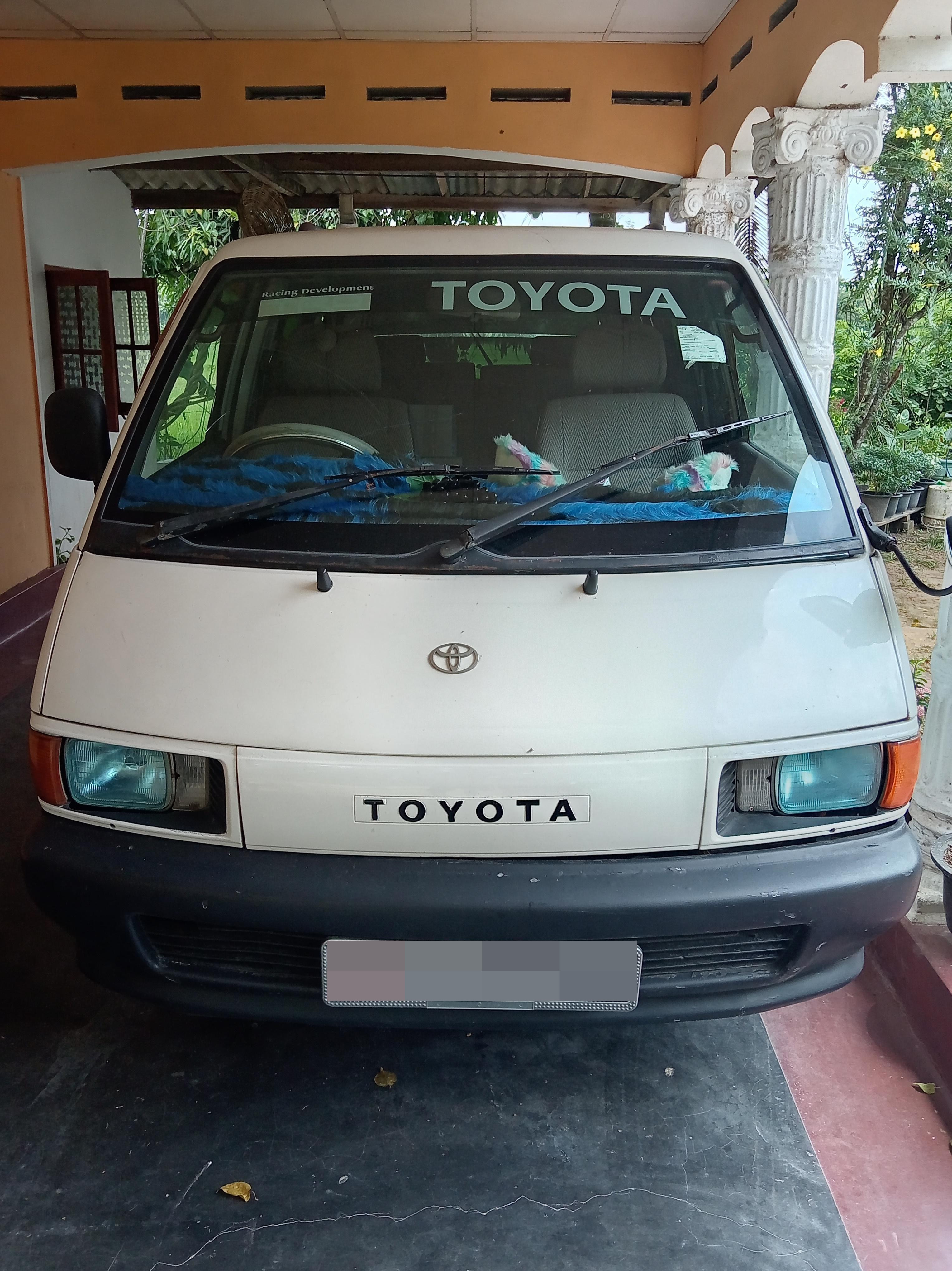 Toyota Hiace 2004 - Used Van sale in Sri Lanka - patpat.lk
