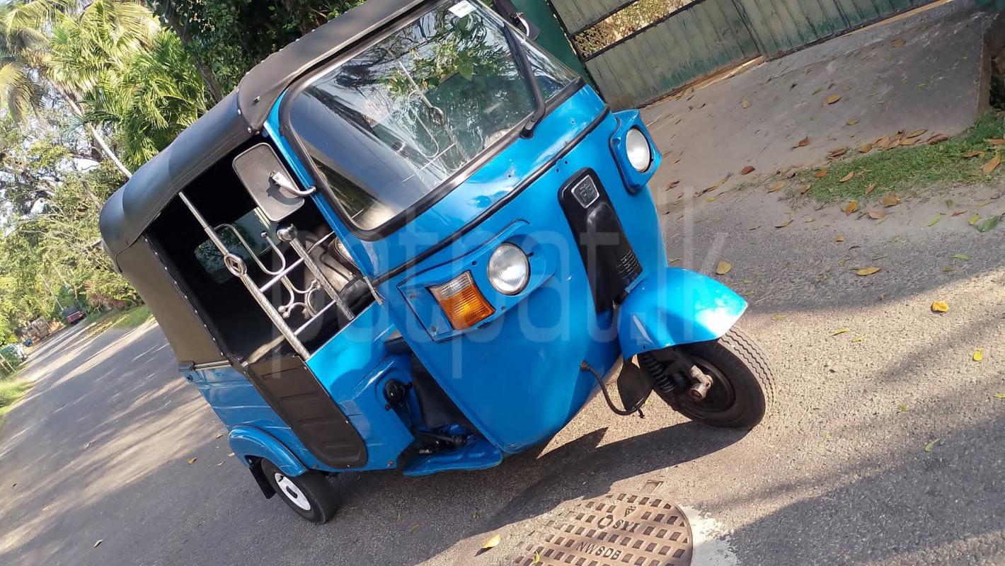 Bajaj Three Wheel 2012 - பயன்படுத்தப்பட்டது முச்சக்கர வண்டி sale in Sri Lanka - patpat.lk