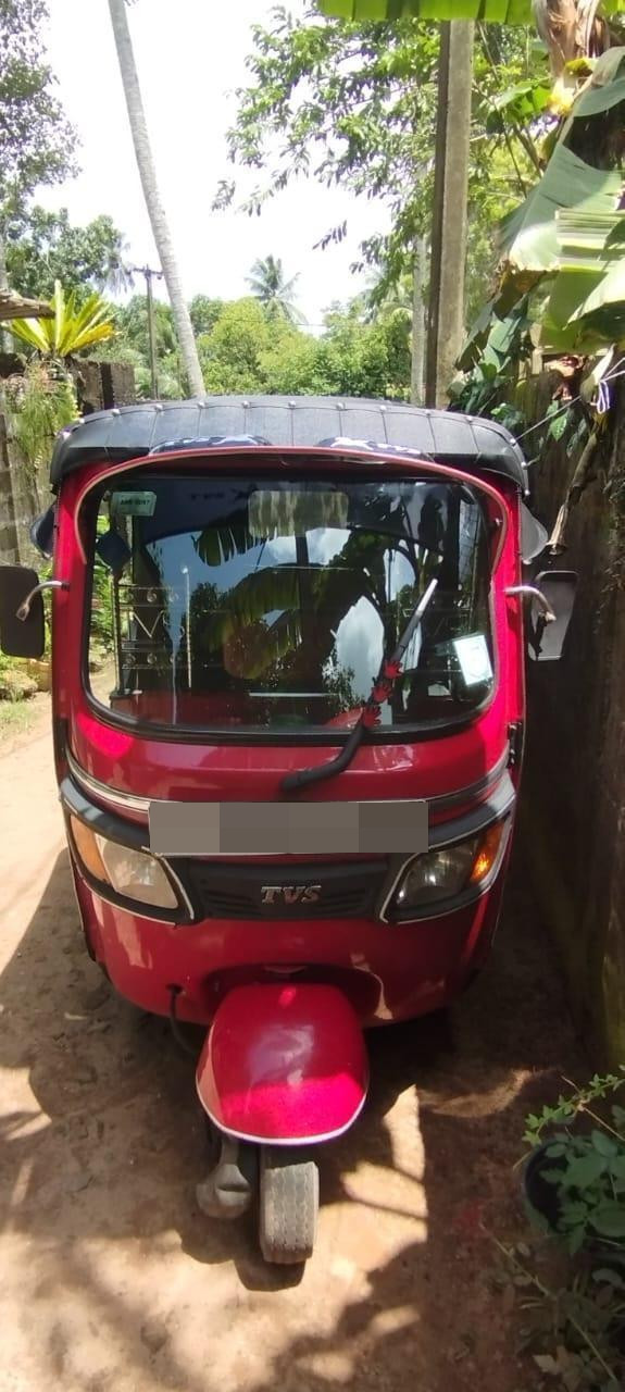 TVS Three Wheel 2015