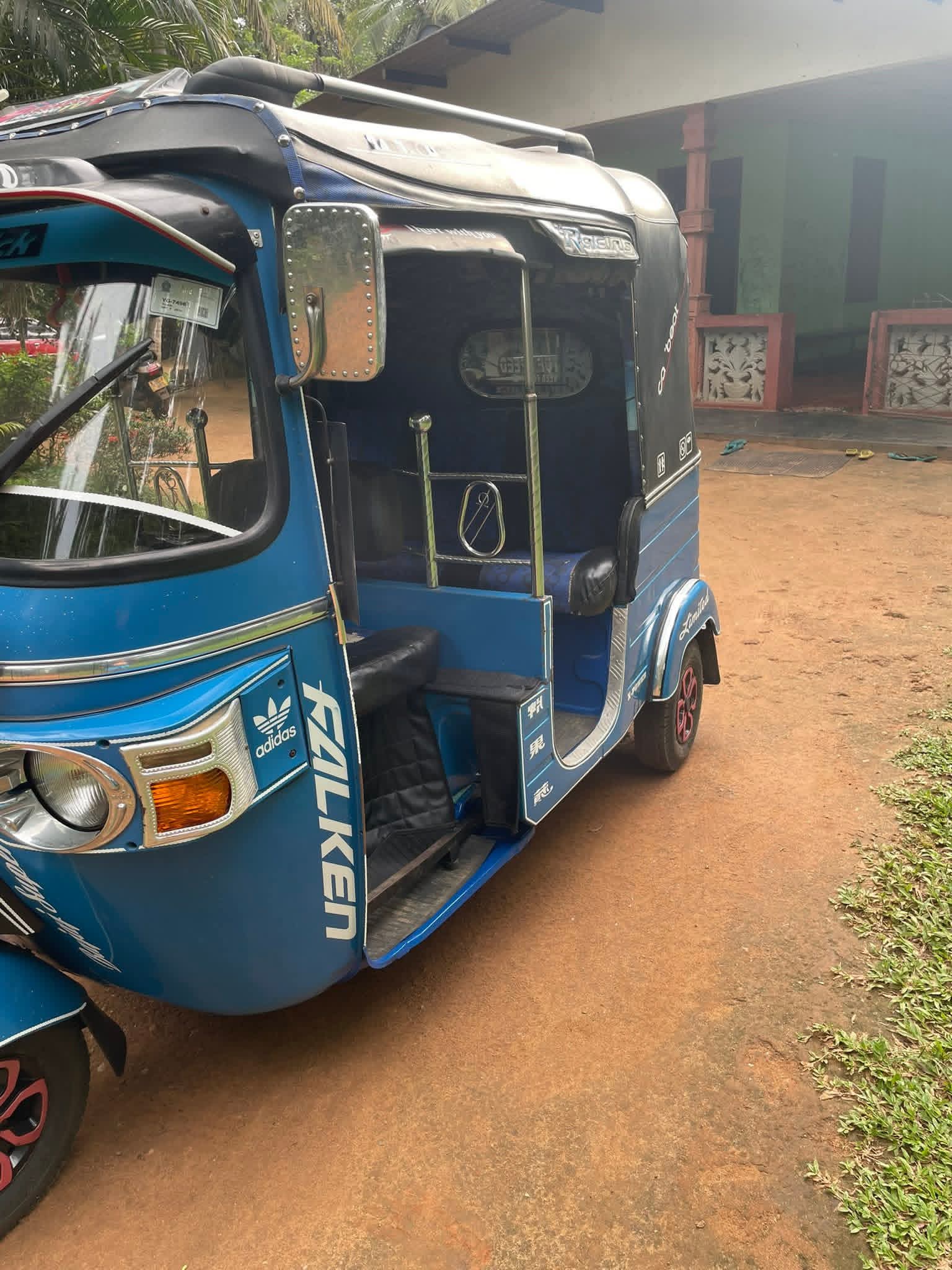 Bajaj Three Wheel 2011 - Used Three wheeler sale in Sri Lanka - patpat.lk