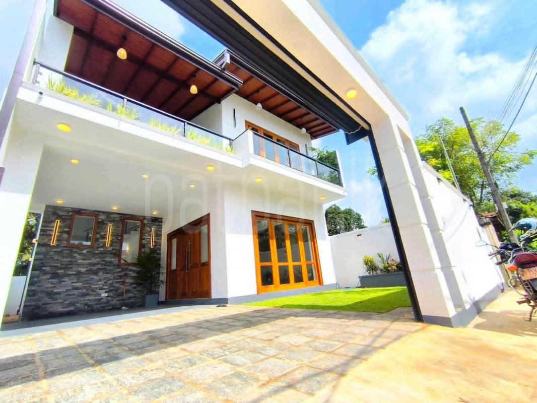 House for Sale in Talawatugoda