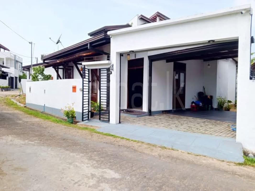 House for Sale in Athurugiriya ads-image-1