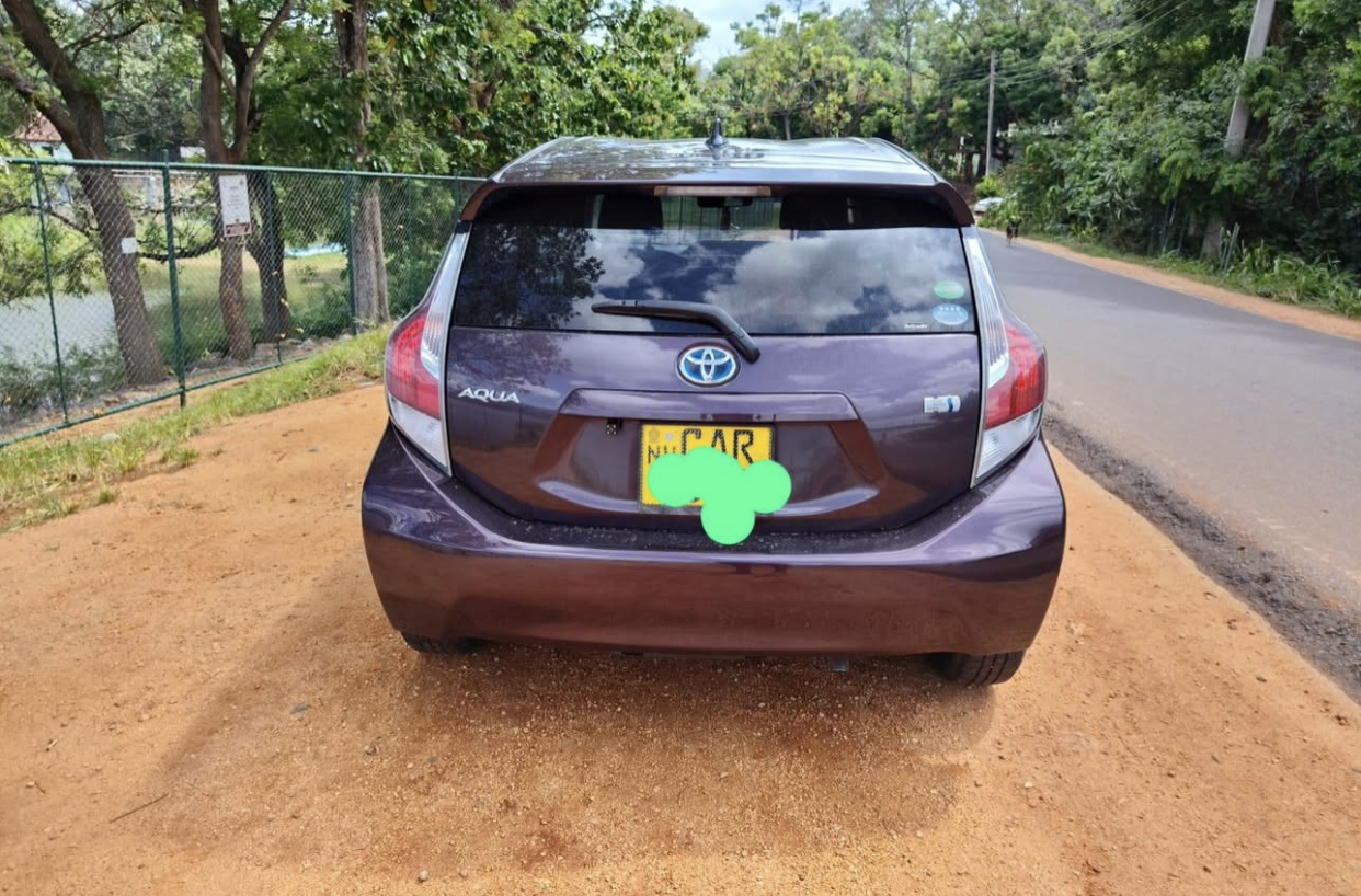 Toyota Aqua 2015 - பயன்படுத்தப்பட்டது கார் sale in Sri Lanka - patpat.lk