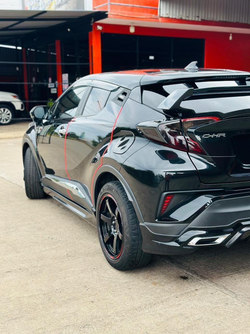 Toyota CHR 2017 - Used SUV sale in Sri Lanka - patpat.lk