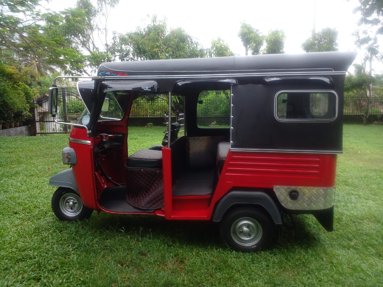 Piaggio Three Wheel 2012 - Used Three wheeler sale in Sri Lanka - patpat.lk