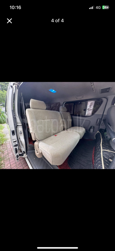 Toyota Hiace 2006 - பயன்படுத்தப்பட்டது வேன் sale in Sri Lanka - patpat.lk