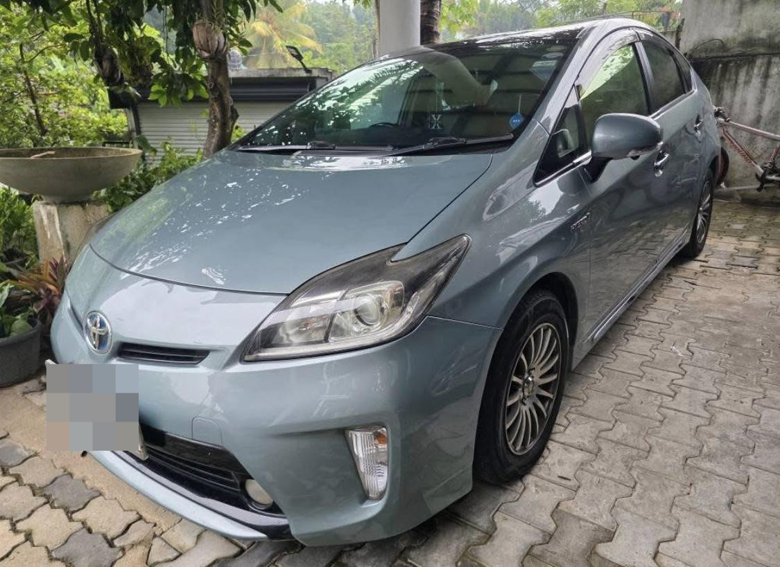 Toyota Prius 2013 - மறுசீரமைக்கப்பட்டது கார் sale in Sri Lanka - patpat.lk