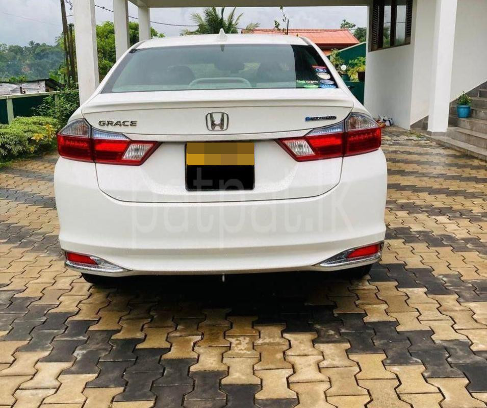 Honda Grace 2017 - பயன்படுத்தப்பட்டது கார் sale in Sri Lanka - patpat.lk