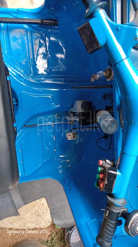 Bajaj Three Wheel 2006 - භාවිතා කරන ලද ත්‍රිරෝද රථය sale in Sri Lanka - patpat.lk