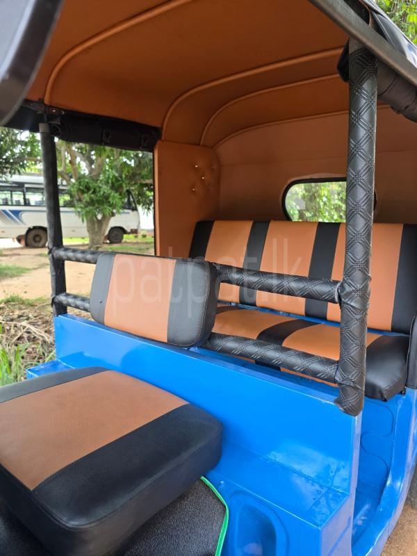 Bajaj Three Wheel 2012 - භාවිතා කරන ලද ත්‍රිරෝද රථය sale in Sri Lanka - patpat.lk