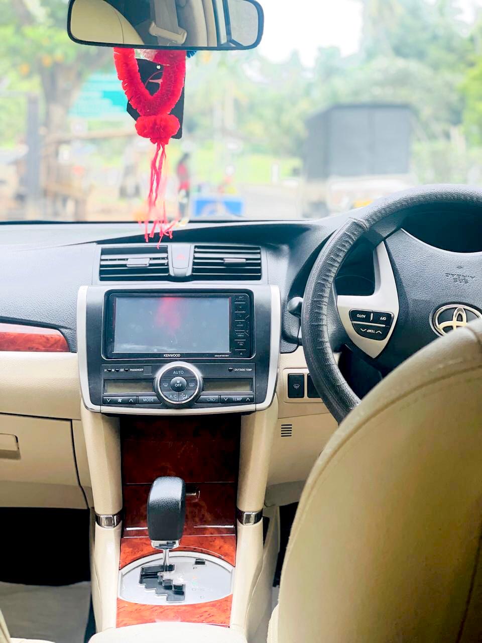 Toyota Super GL 2013 - பயன்படுத்தப்பட்டது வேன் sale in Sri Lanka - patpat.lk