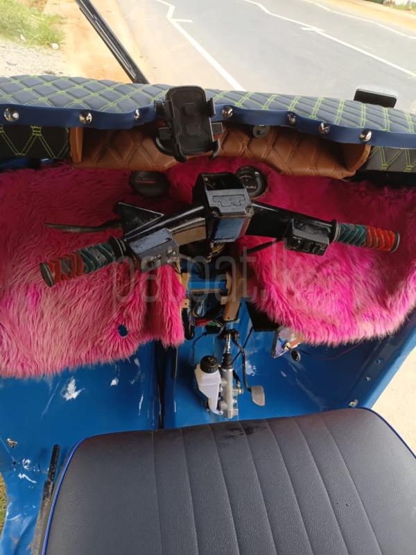 Bajaj 4 stroke 2015 - භාවිතා කරන ලද ත්‍රිරෝද රථය sale in Sri Lanka - patpat.lk